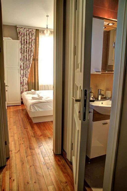 Omer Hayyam Suites Istanbul Room photo